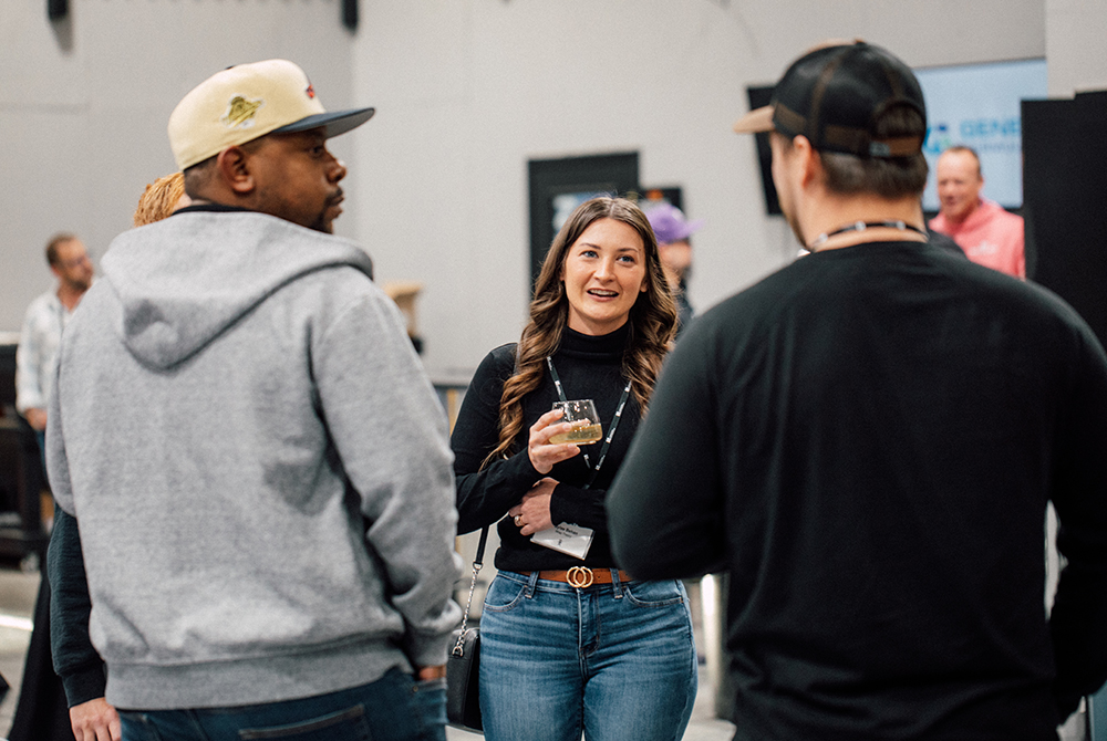 890A9816